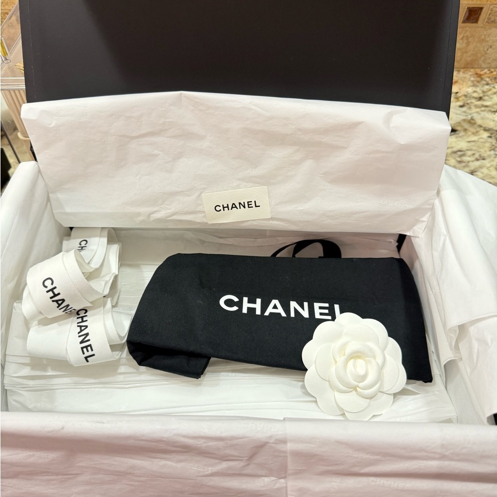 CHANEL Caviar Quilted Mini Bucket Bag Black GHW - Picture 16 of 17